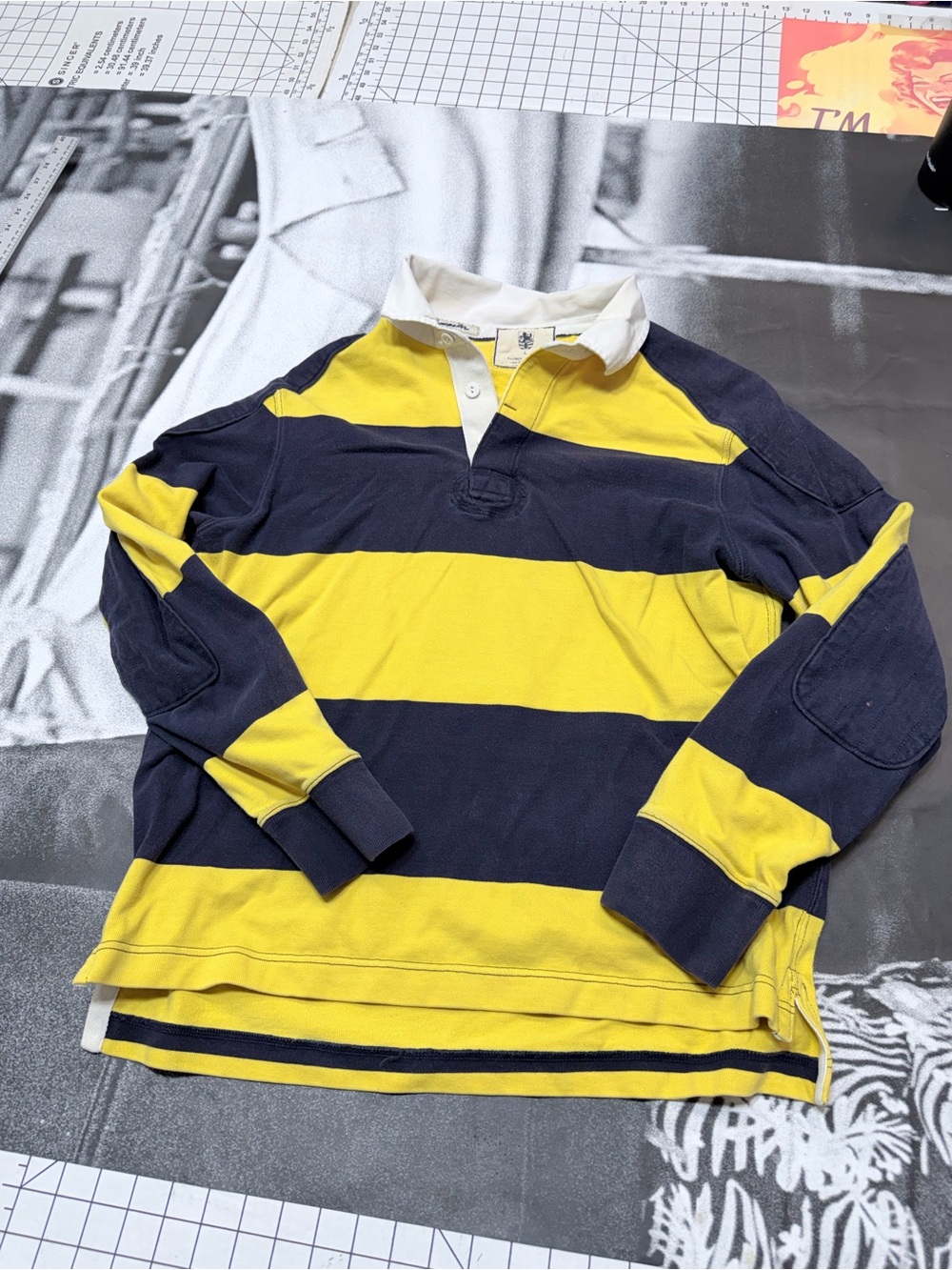 J. Crew Lancaster Men’s sz Large Broken In Striped Rugby Jersey A49 - Picture 2 of 6